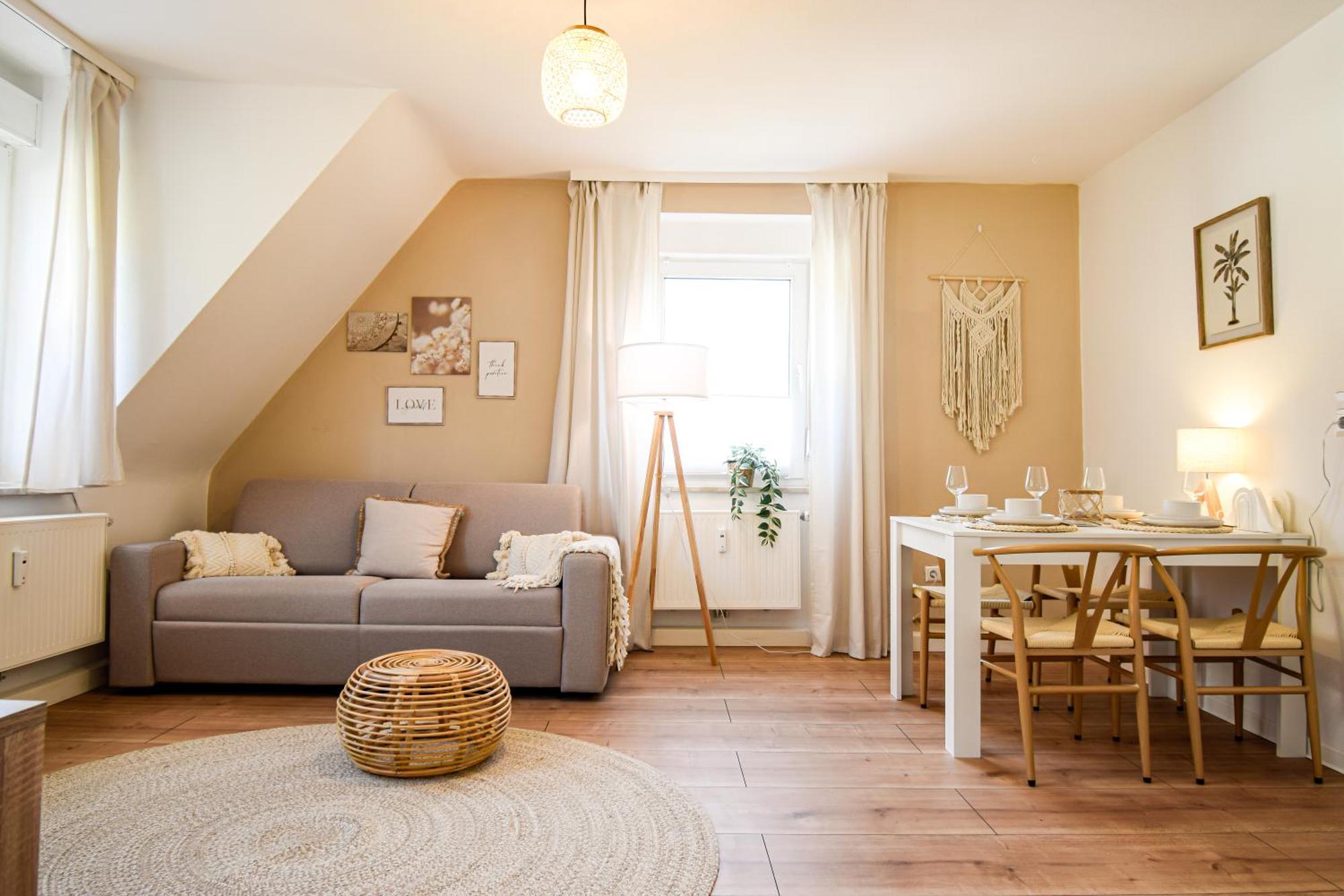 Apartment Boho-apartment - Feel Like Home, Tiny Bathroom & Garage, 60m2 *