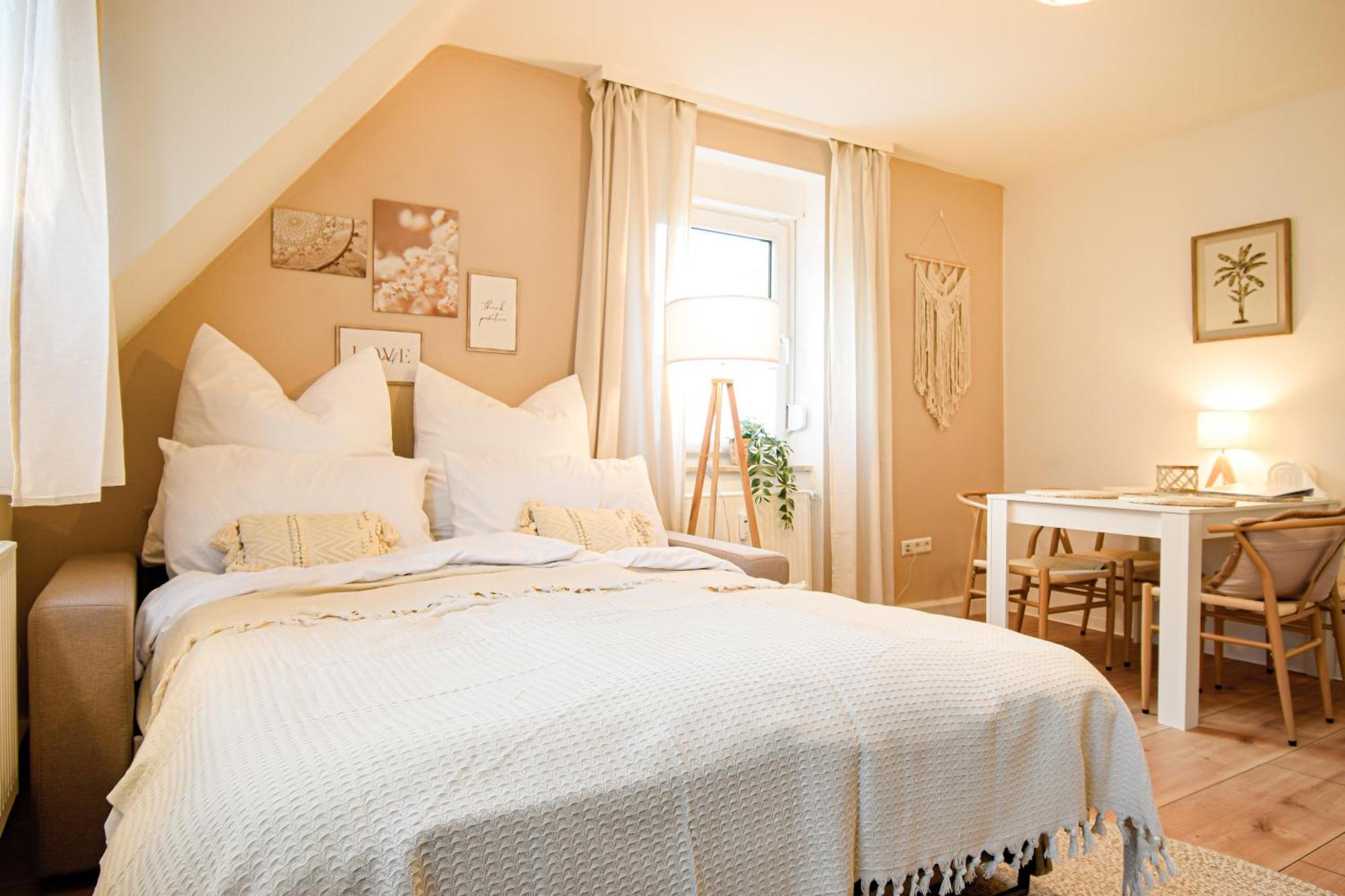 Apartment Boho-apartment - Feel Like Home, Tiny Bathroom & Garage, 60m2