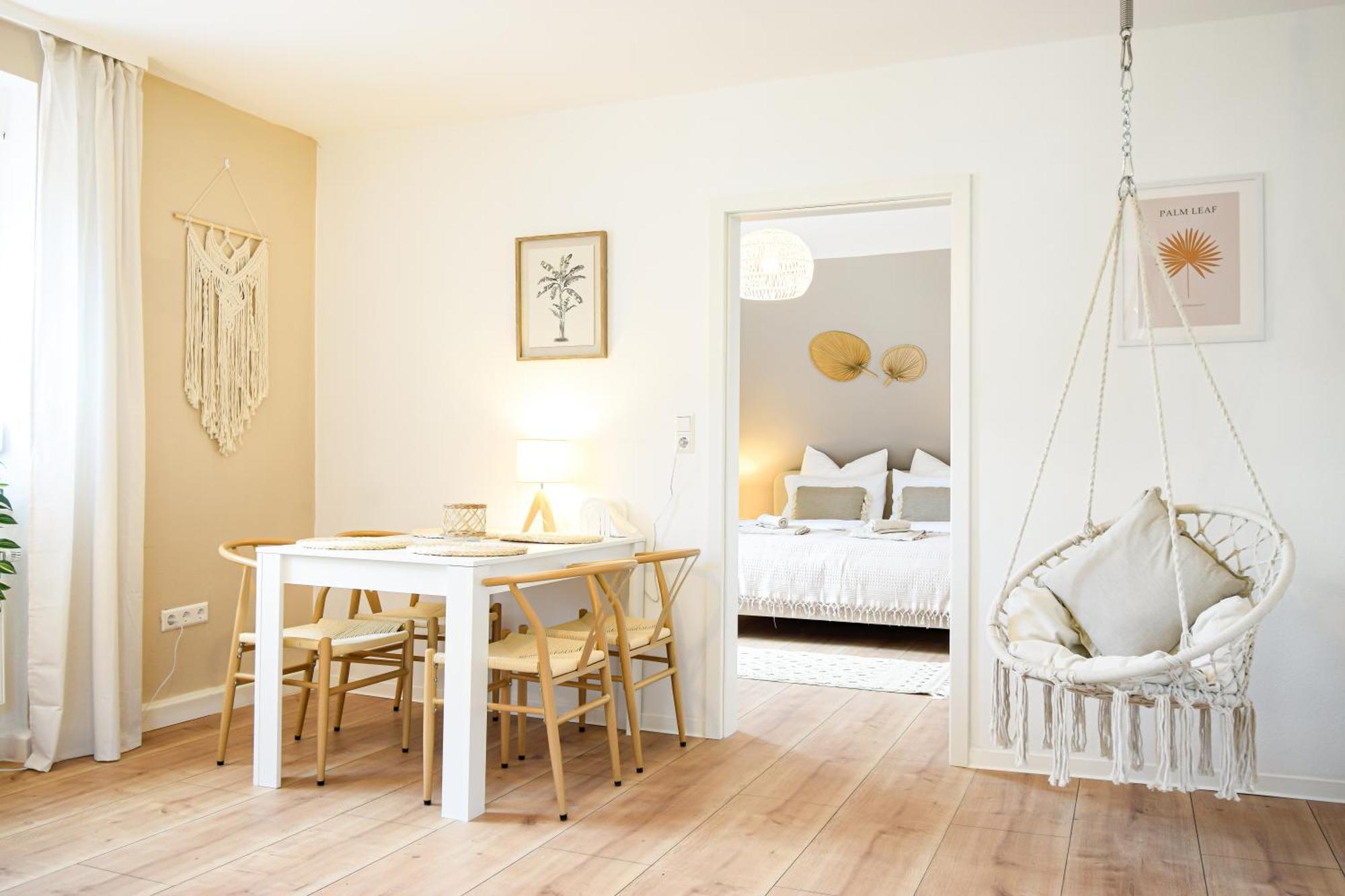 Boho-apartment - Feel Like Home, Tiny Bathroom & Garage, 60m2 Mühlacker